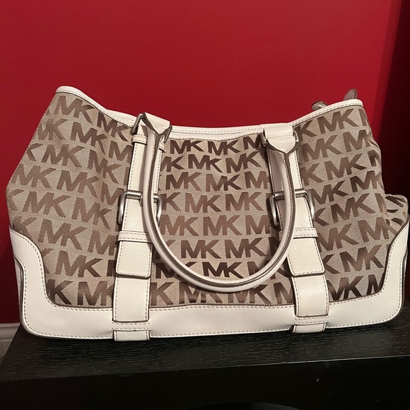 Michael Kors Handbags - Michael Kors handbag
